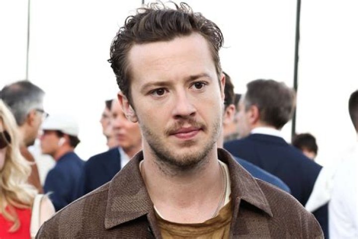 Actor Joseph Quinn Wiki, Age, Height, Girlfriend, Parents & More