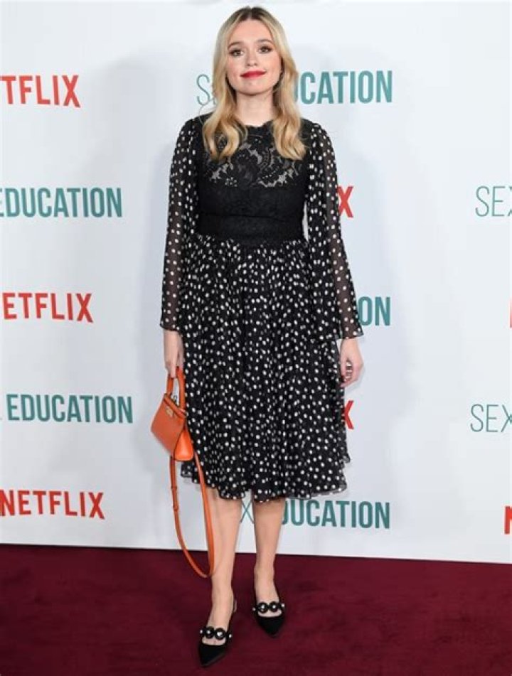 Aimee Lou Wood Height Weight Shoe Size Body Measurements Ethnicity