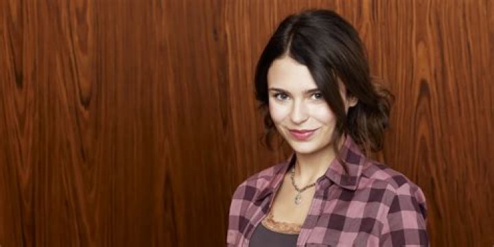 Alexandra Krosney Net Worth