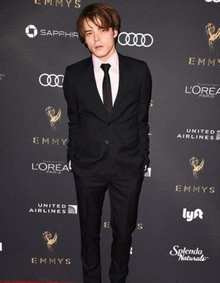 Charlie Heaton Height Weight Body Measurements Shoe Size Stats Facts