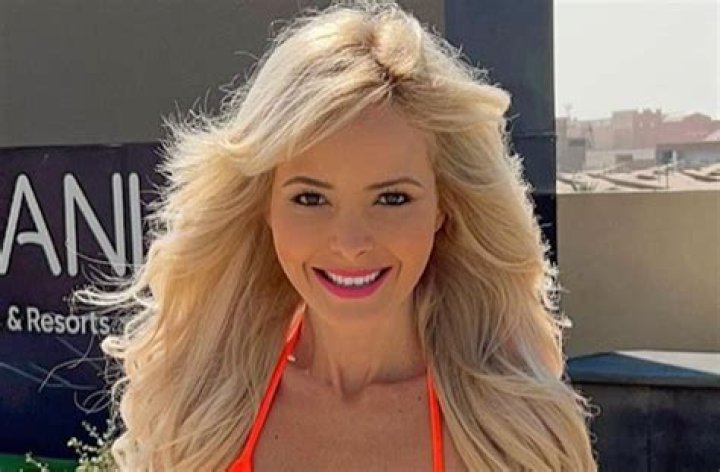 Jhenny Andrade in Bathing Suit Says "Describe the Legend" — Celebwell