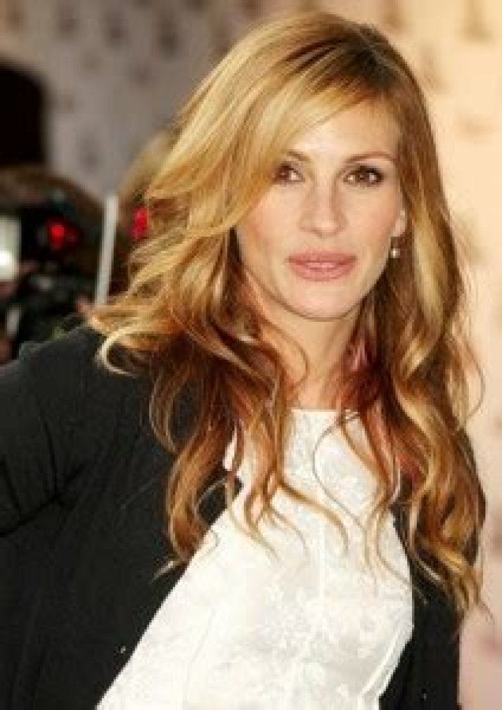Julia Roberts Favorite Music Color Books Perfume Dry Shampoo Biography