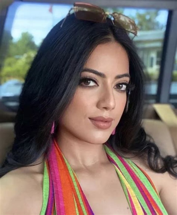 Miss Karnawat Wiki, Net Worth, Boyfriend, Age & More
